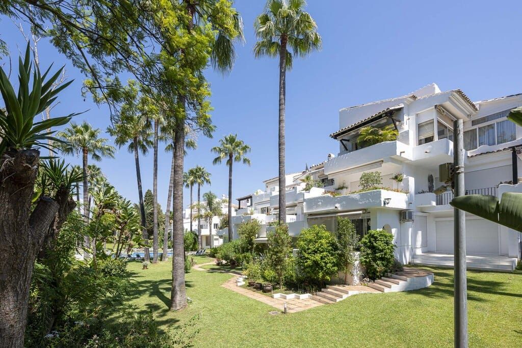 Property photo 1 of 24 Marbella Penthouse Esmara410 1