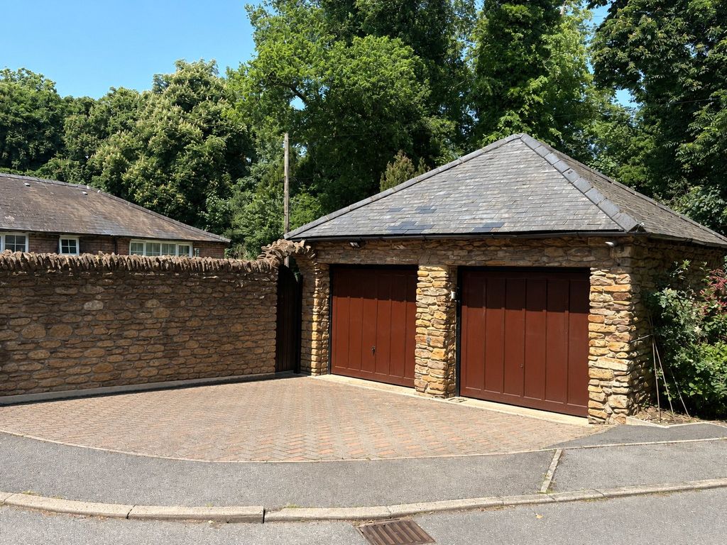 Property photo 2 of 41 Picture No. 10