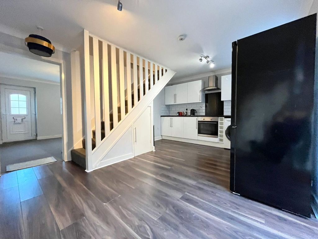 Property photo 2 of 12 Picture No. 14