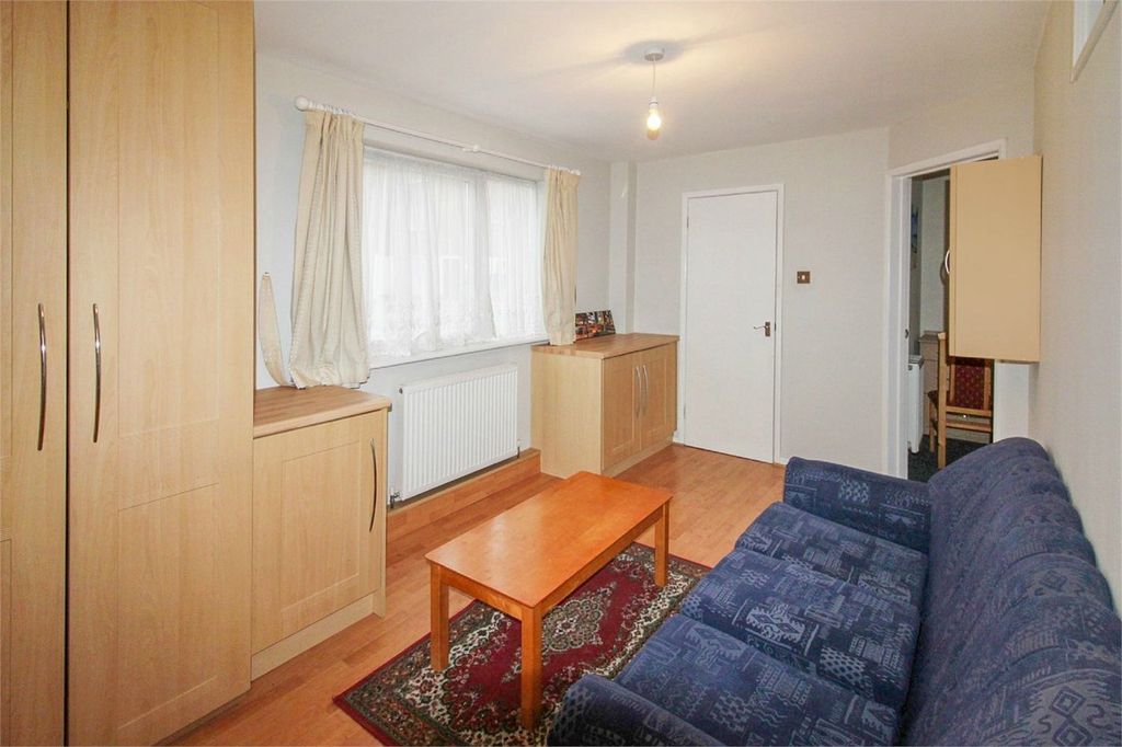 Property photo 2 of 5