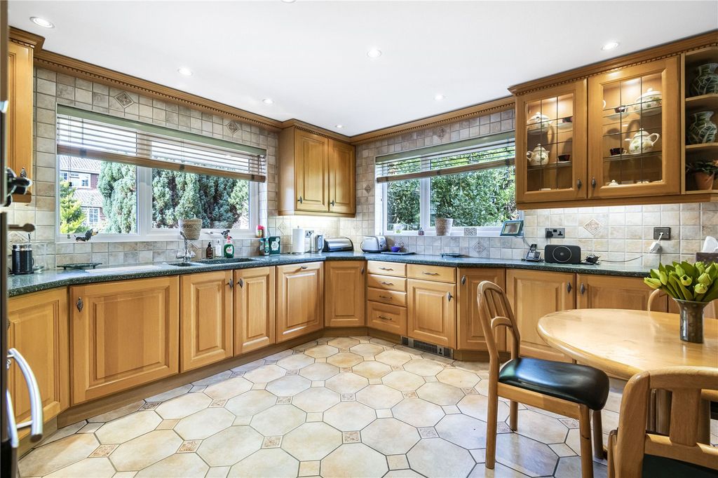 Property photo 3 of 38 Picture No. 35