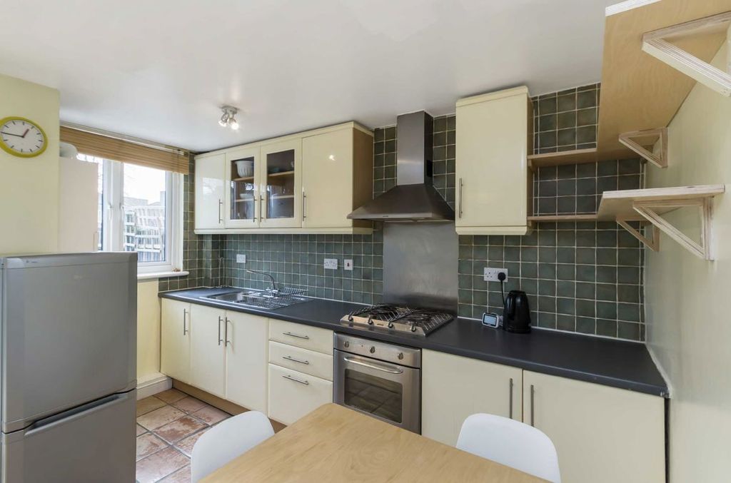 Property photo 2 of 5