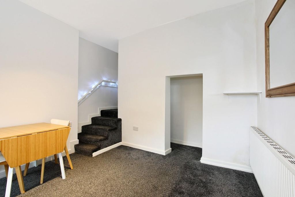 Property photo 2 of 7 Image