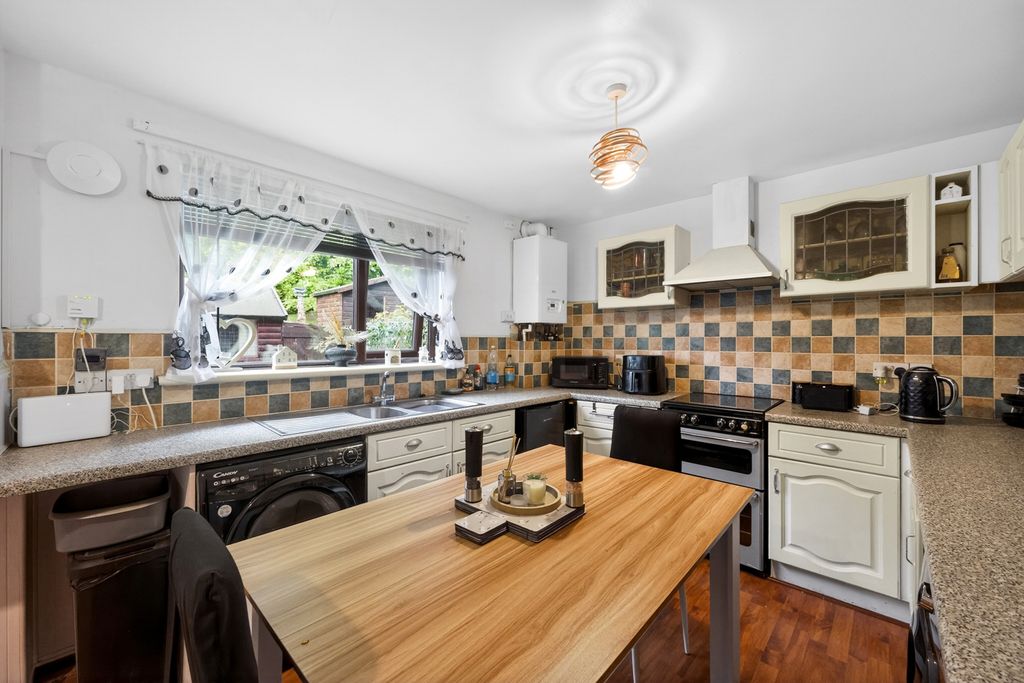 Property photo 2 of 13 Kitchen/ Diner
