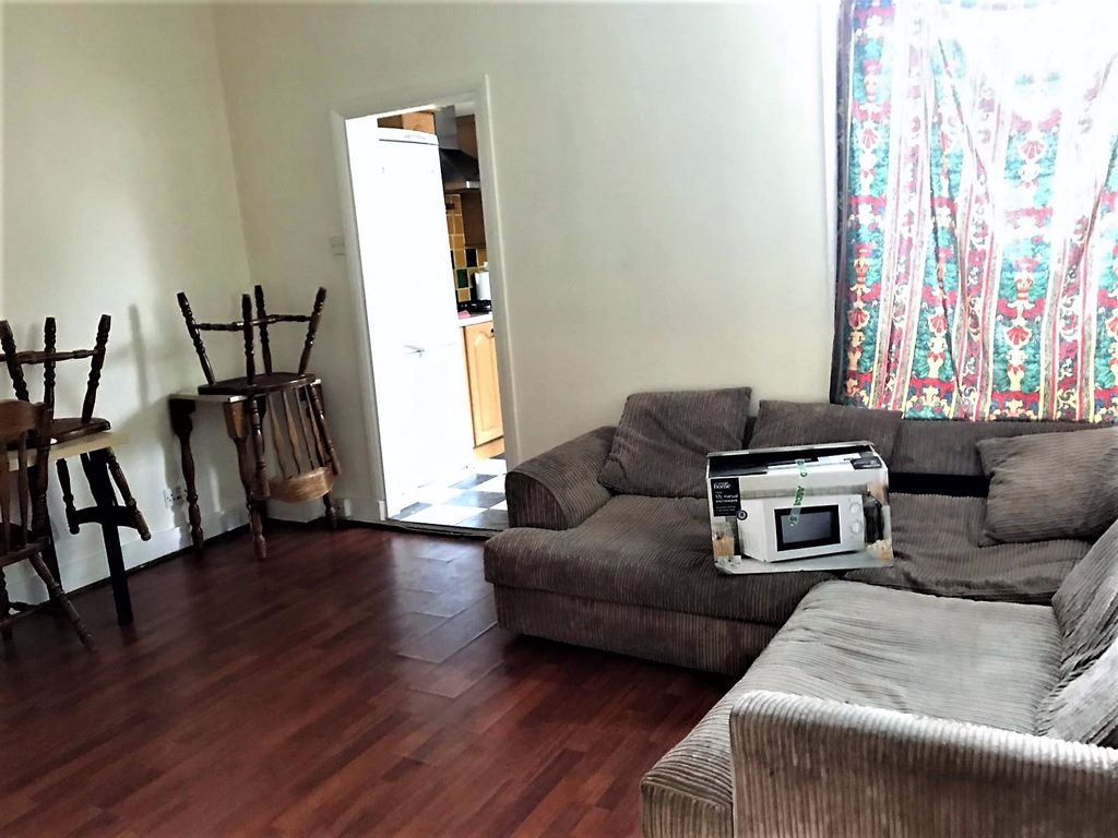 Property photo 3 of 9