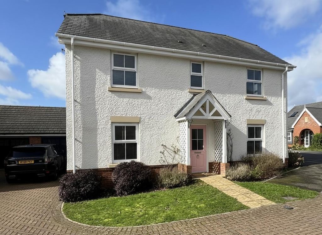 Property photo 1 of 23 4 Bedroom Detached House