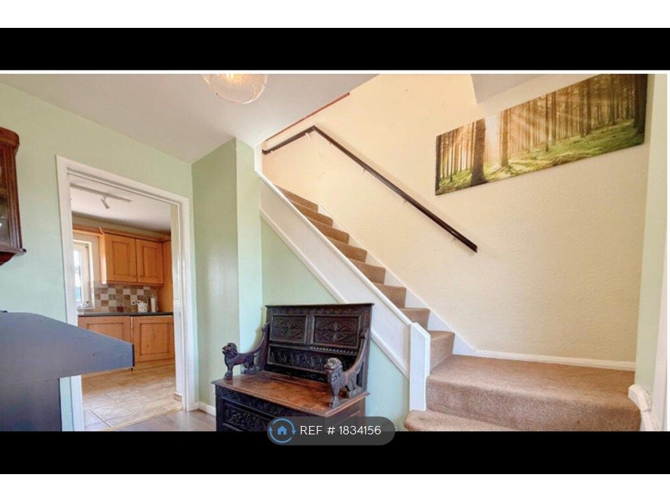 Property photo 3 of 17 Entrance Hall