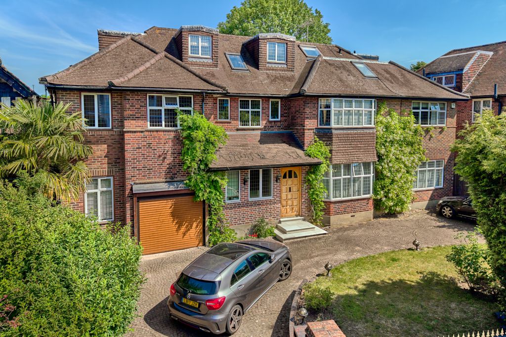 Property photo 1 of 17