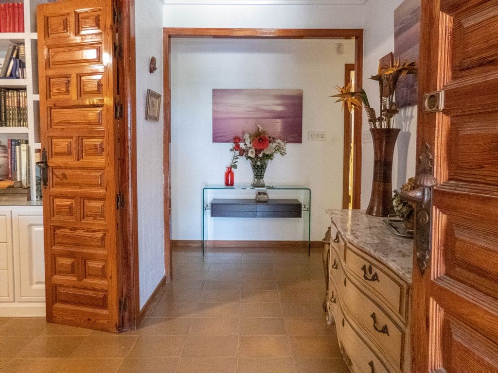 Property photo 3 of 31