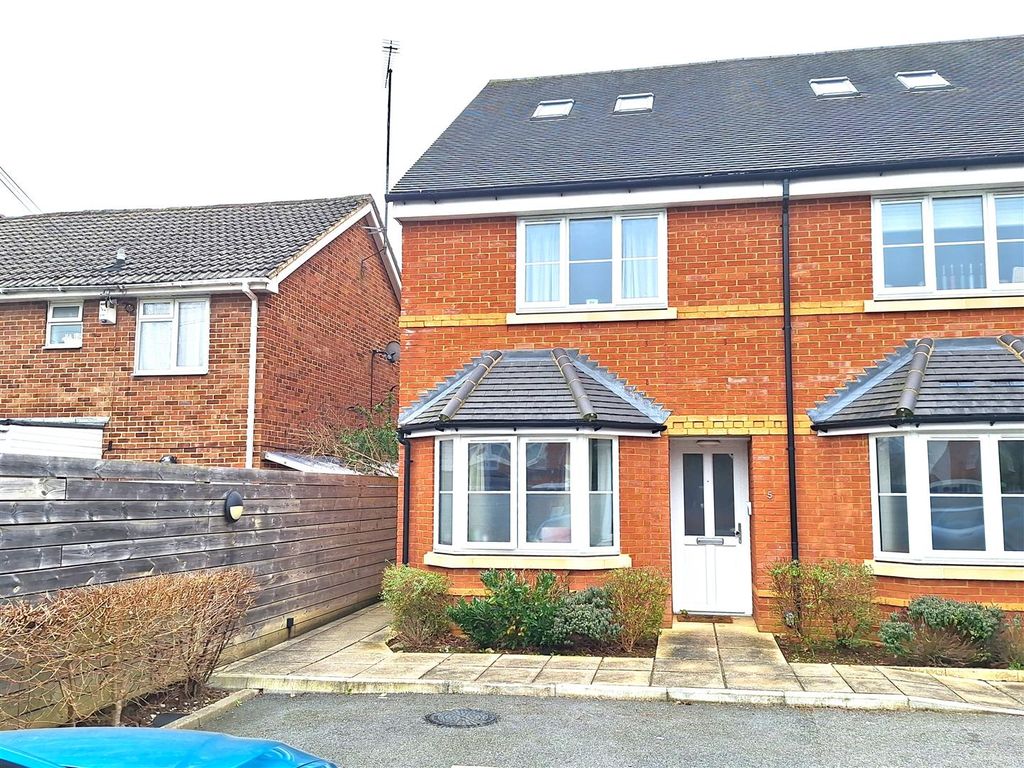 Property photo 1 of 8