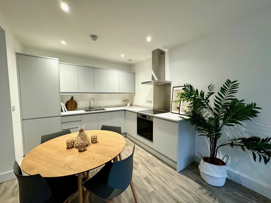 Property photo 3 of 13 Image