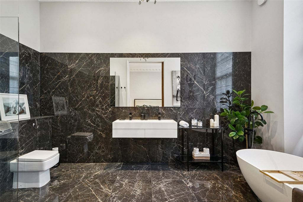 Property photo 2 of 8 Picture No. 14