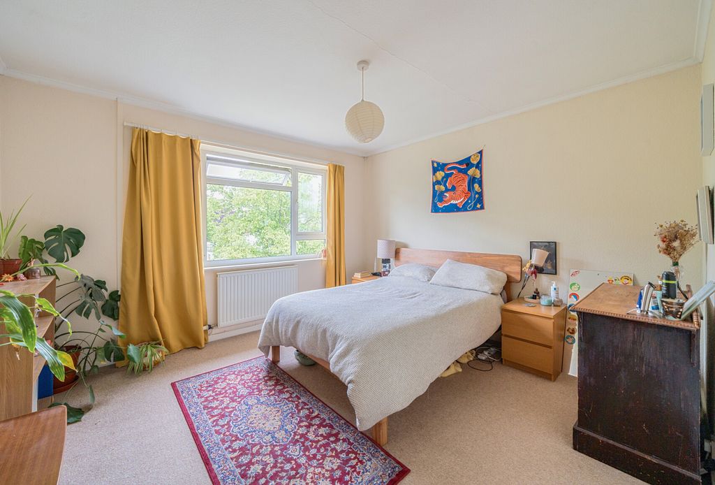 Property photo 3 of 11 1295013-12-682B76...