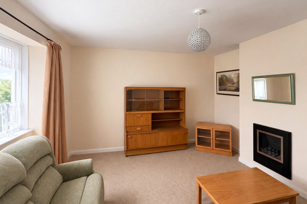 Property photo 3 of 11 3 - Picture No. 06