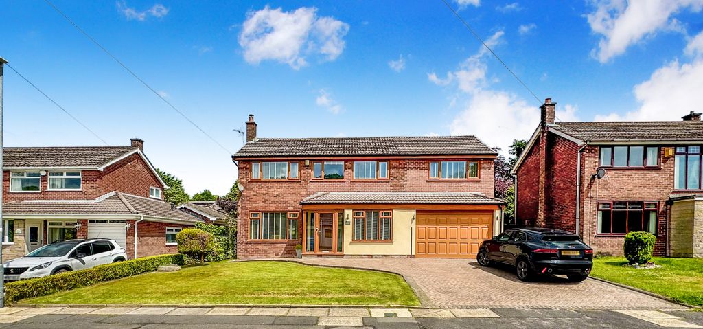 Property photo 1 of 28 Camberley Drive