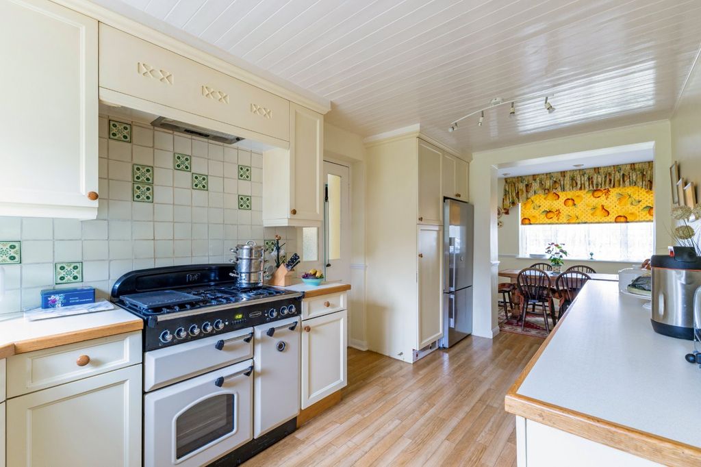 Additional image 6 of 5 bed detached house for saleWest Common Way, Harpenden, Hertfordshire AL5