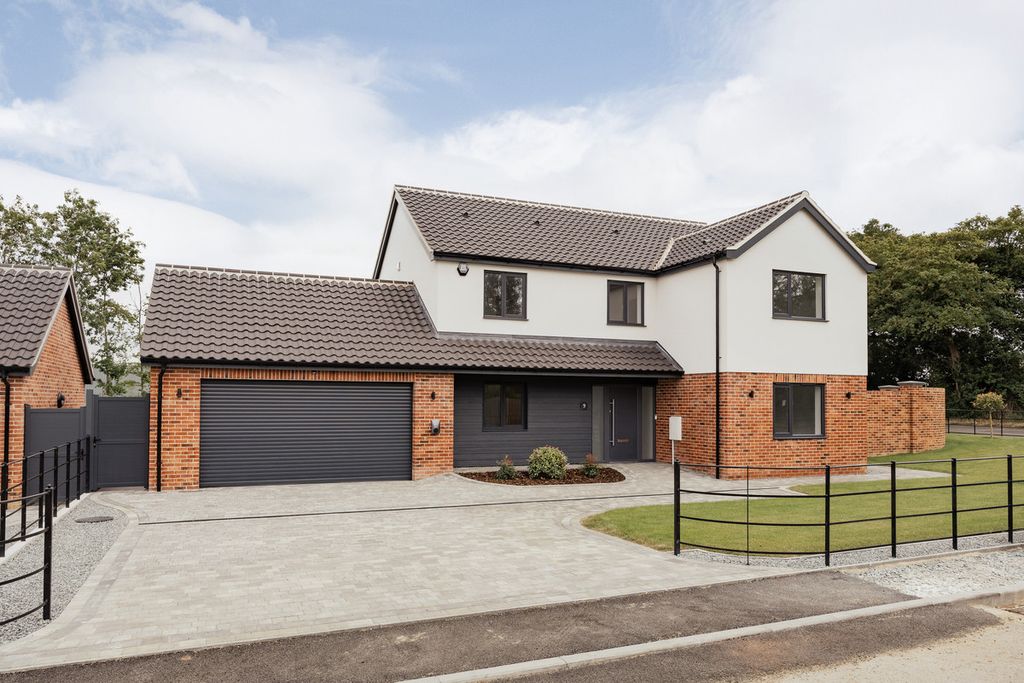 Property photo 1 of 33