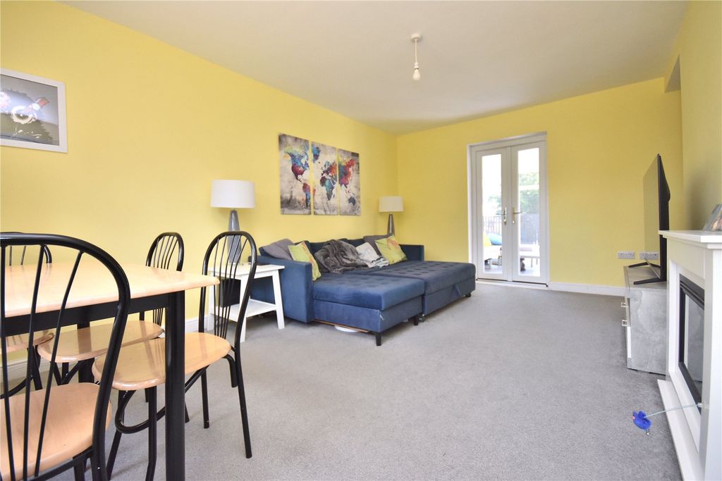 Property photo 2 of 17 Picture No. 12