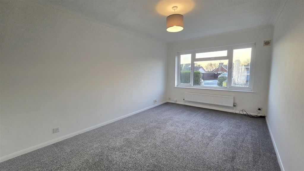 Property photo 2 of 9 Living Room