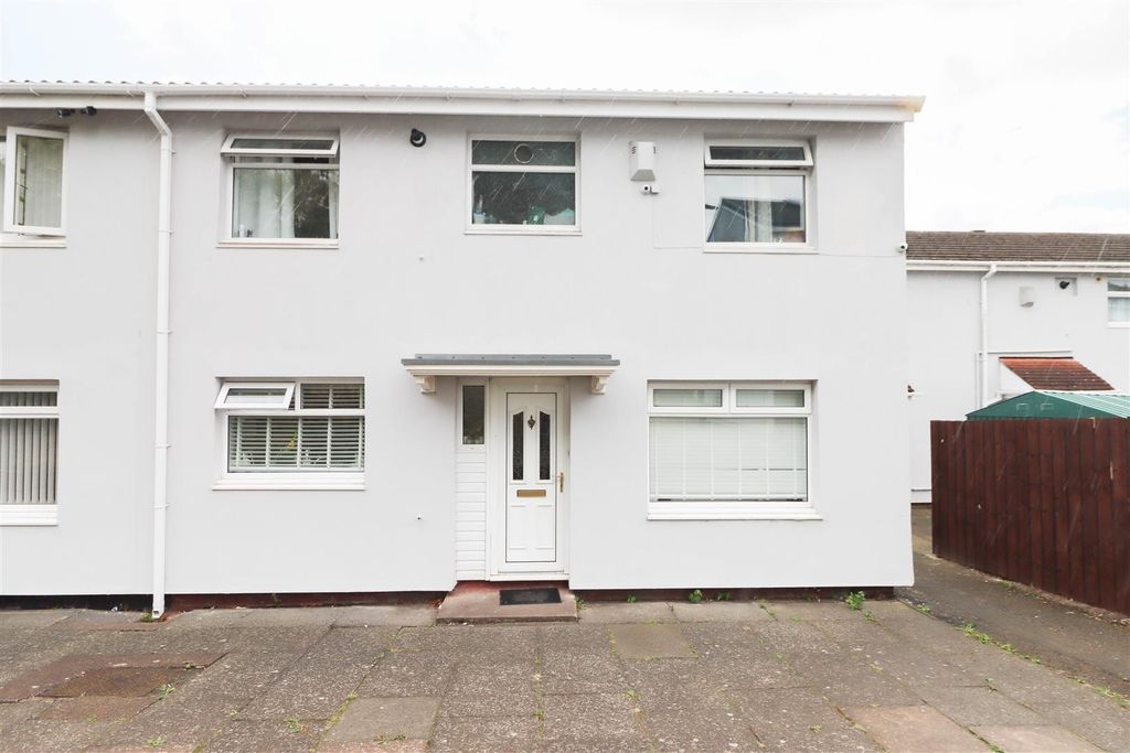 Property photo 1 of 11 Front External