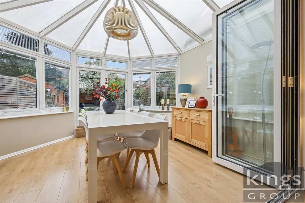 Property photo 3 of 27