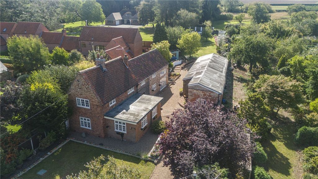 Property photo 2 of 37 Picture No. 06