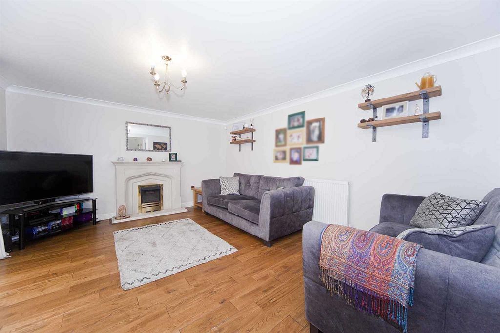 Property photo 3 of 29