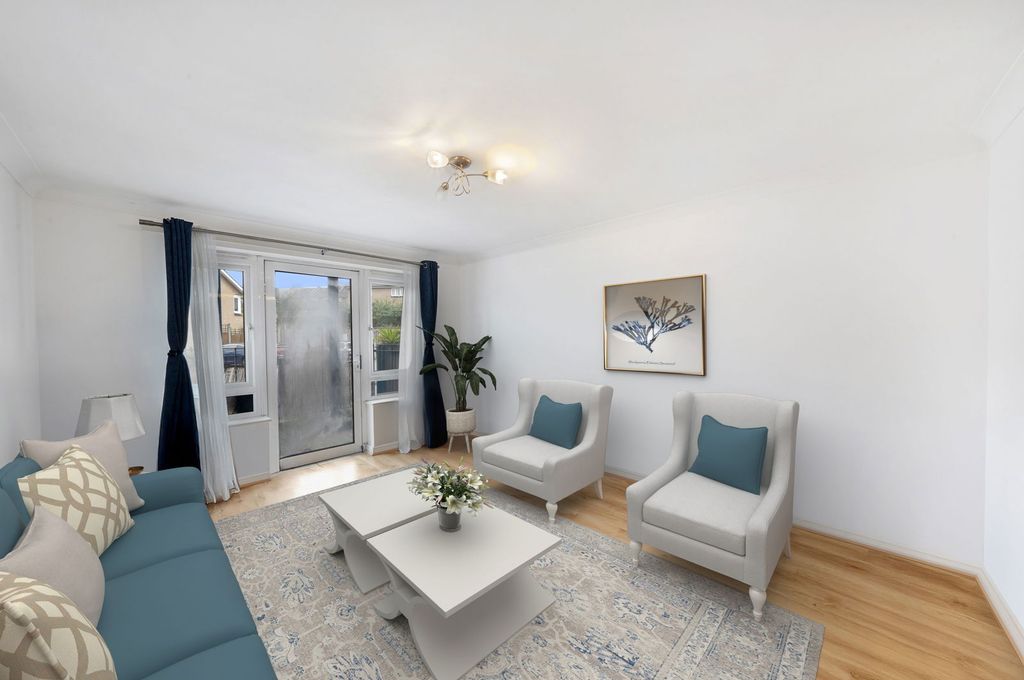 Property photo 2 of 8