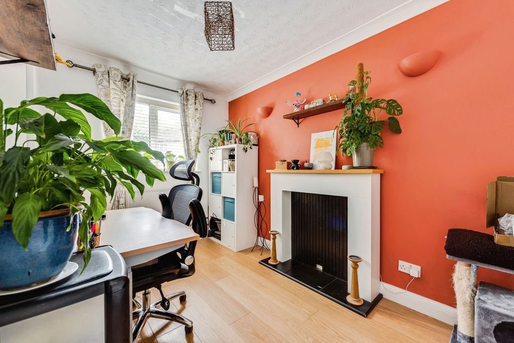 Property photo 3 of 18 Pbox-Img.Jpg