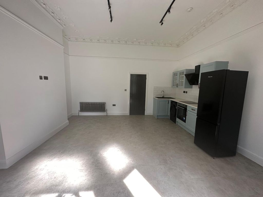 Property photo 3 of 8 Tempimagegij8Qc.Jpg