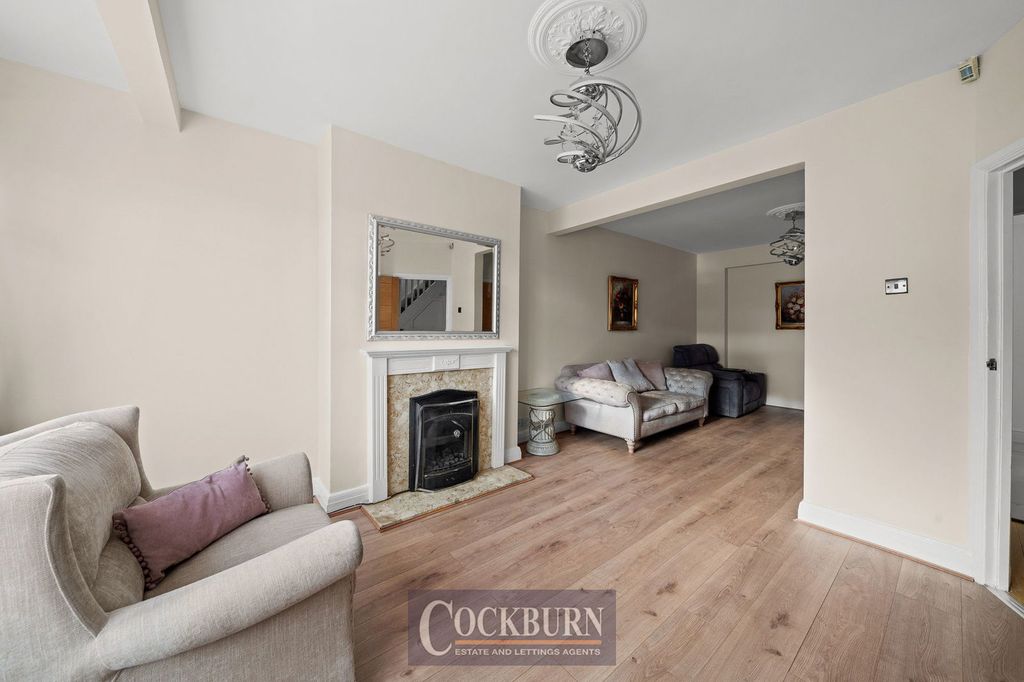 Property photo 3 of 25