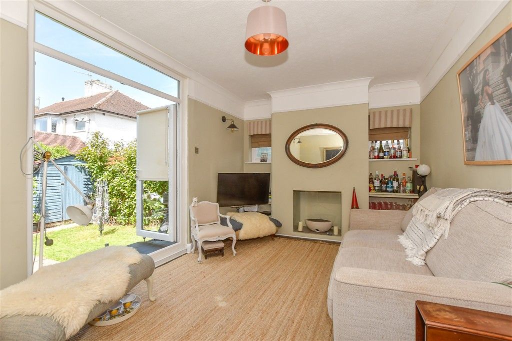 Property photo 1 of 8 Lounge/Diner