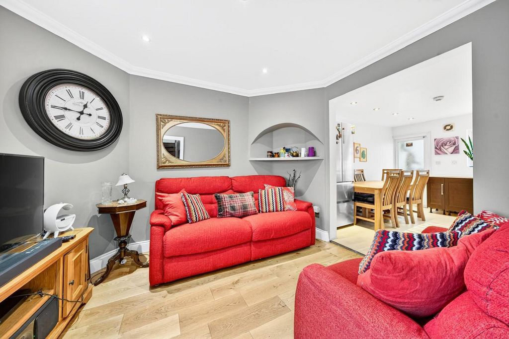 Property photo 3 of 12