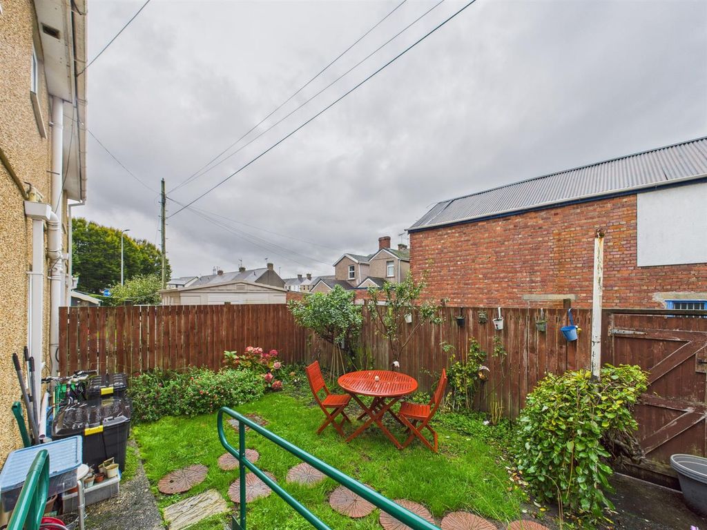 Property photo 3 of 15 Cam04045G0-Pr0036-Still013.Jpg