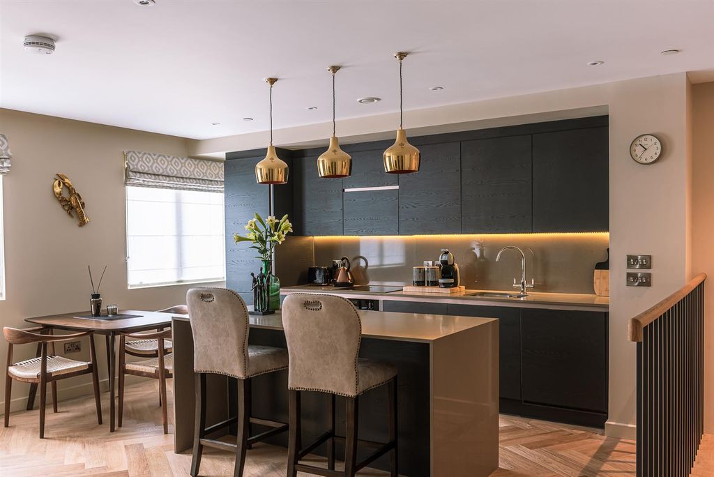 Property photo 3 of 15 Kitchen/Dining Area