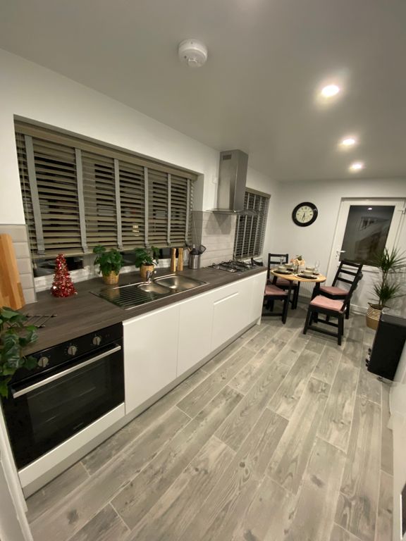 Property photo 2 of 32