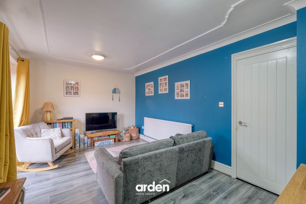 Property photo 3 of 12