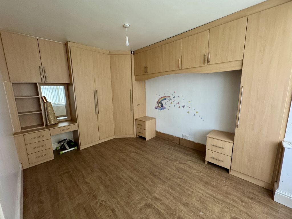 Property photo 2 of 17 Image 3