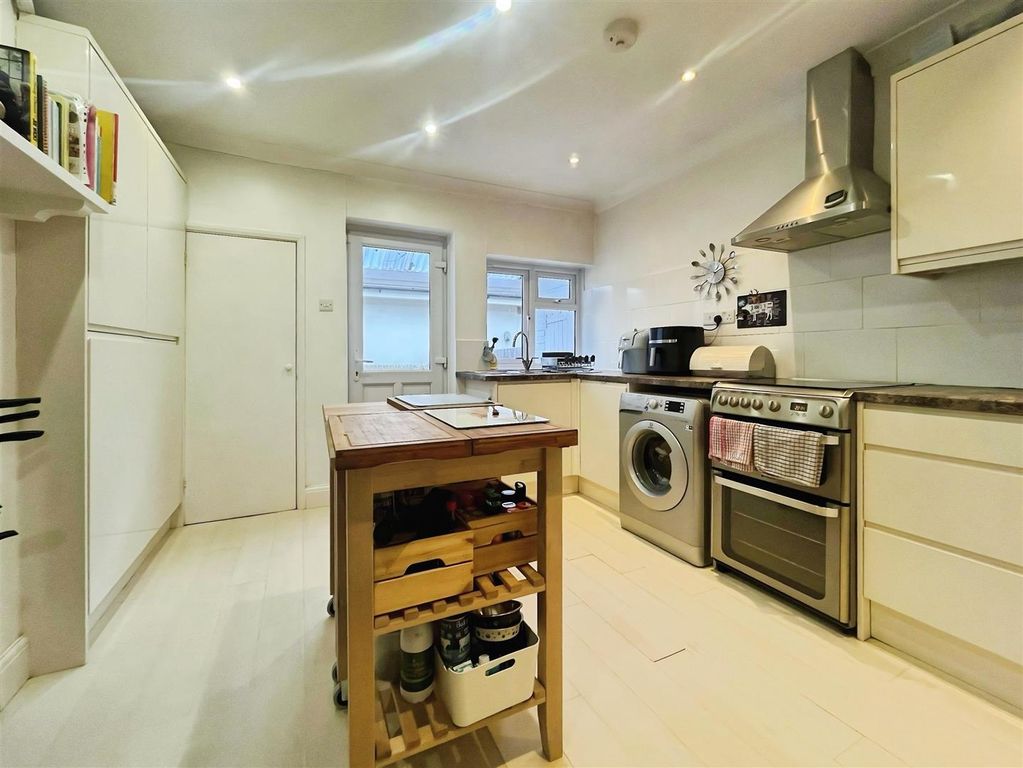 Property photo 2 of 18 Df6F6606-Whatsapp 20Image 202026-02-17 20At 2012.1