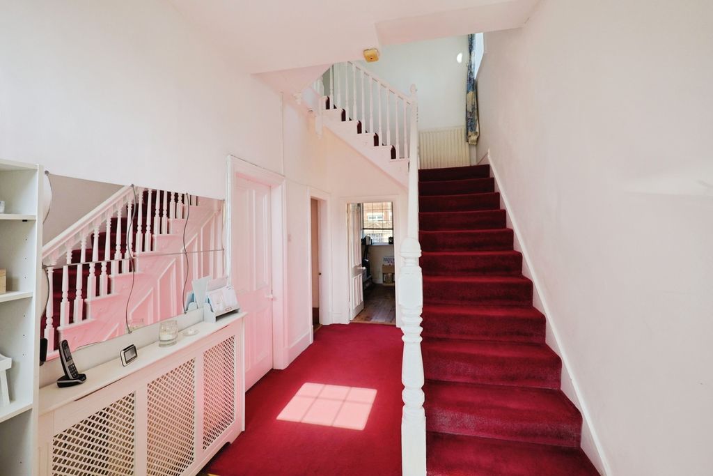 Property photo 2 of 29 Pbox-Img.Jpg