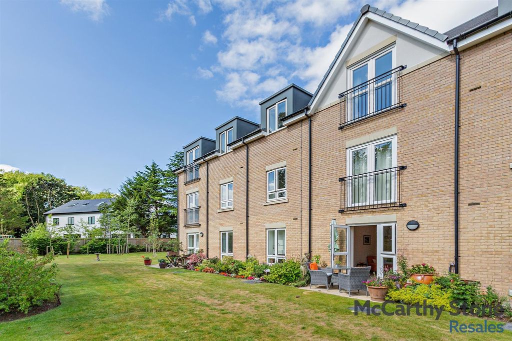 Property photo 1 of 24 8656407-Exterior05-800.Jpg