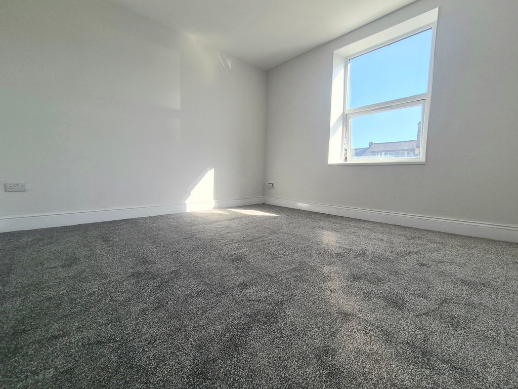 Property photo 3 of 8 Image