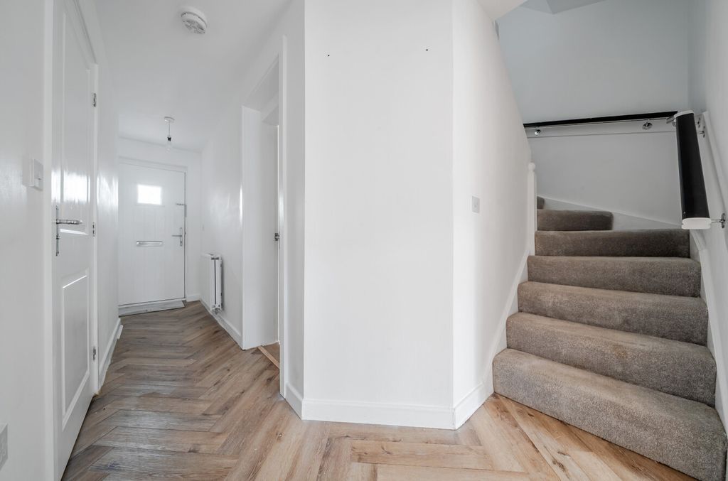 Property photo 2 of 25 1479988-17-6A4d3B...