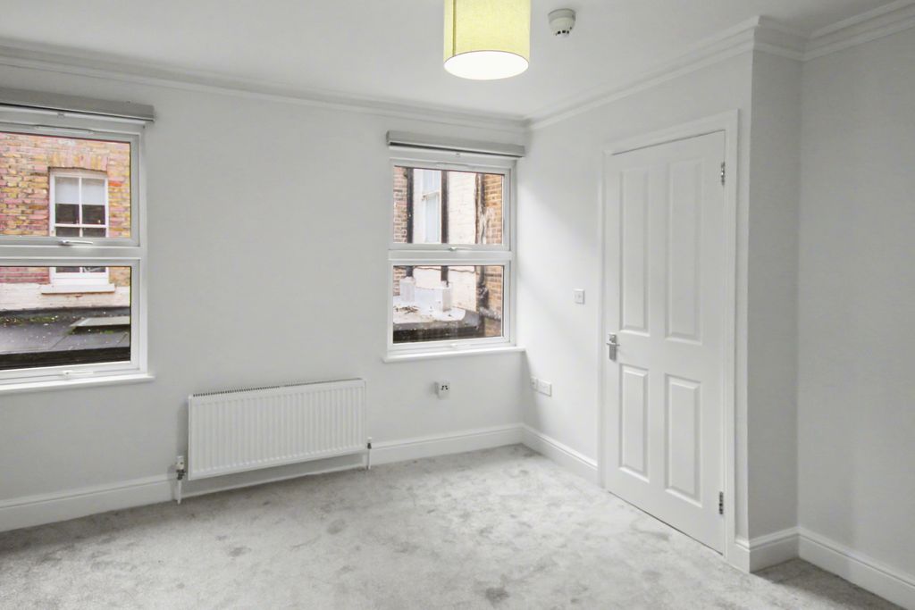 Property photo 2 of 8 3.Jpg