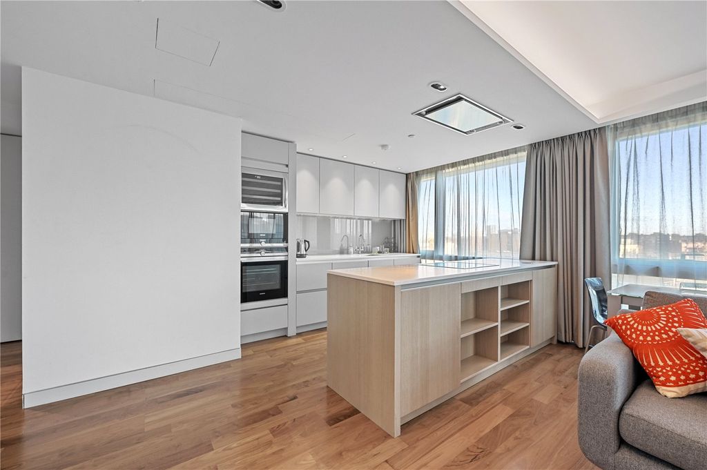 Property photo 2 of 13 Reception/ Kitchen