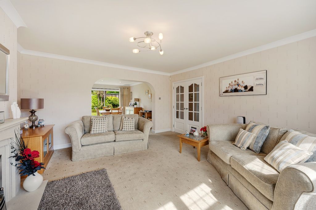 Property photo 2 of 25 4490553