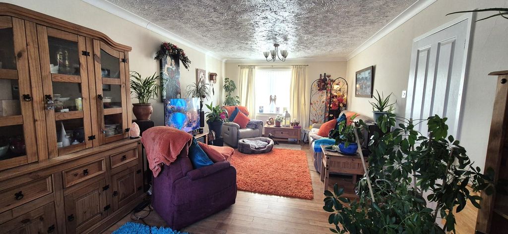 Property photo 2 of 10 Living Room