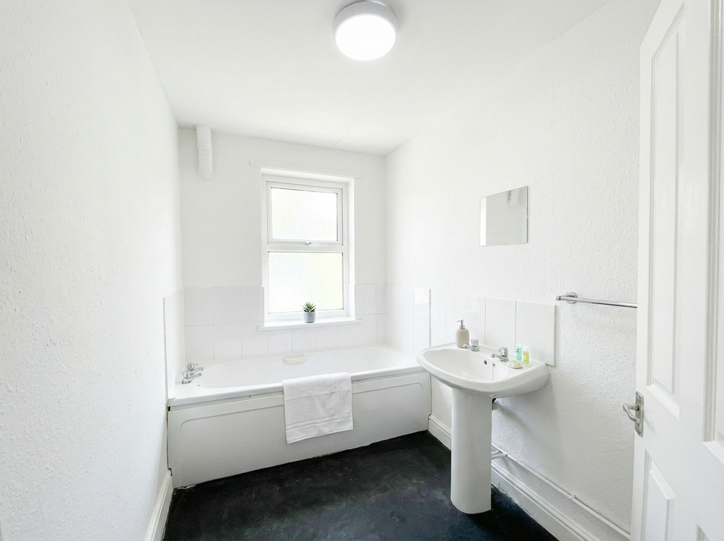 Property photo 3 of 4