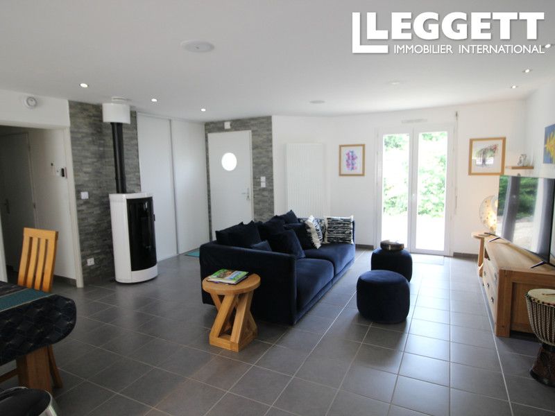 Property photo 2 of 10