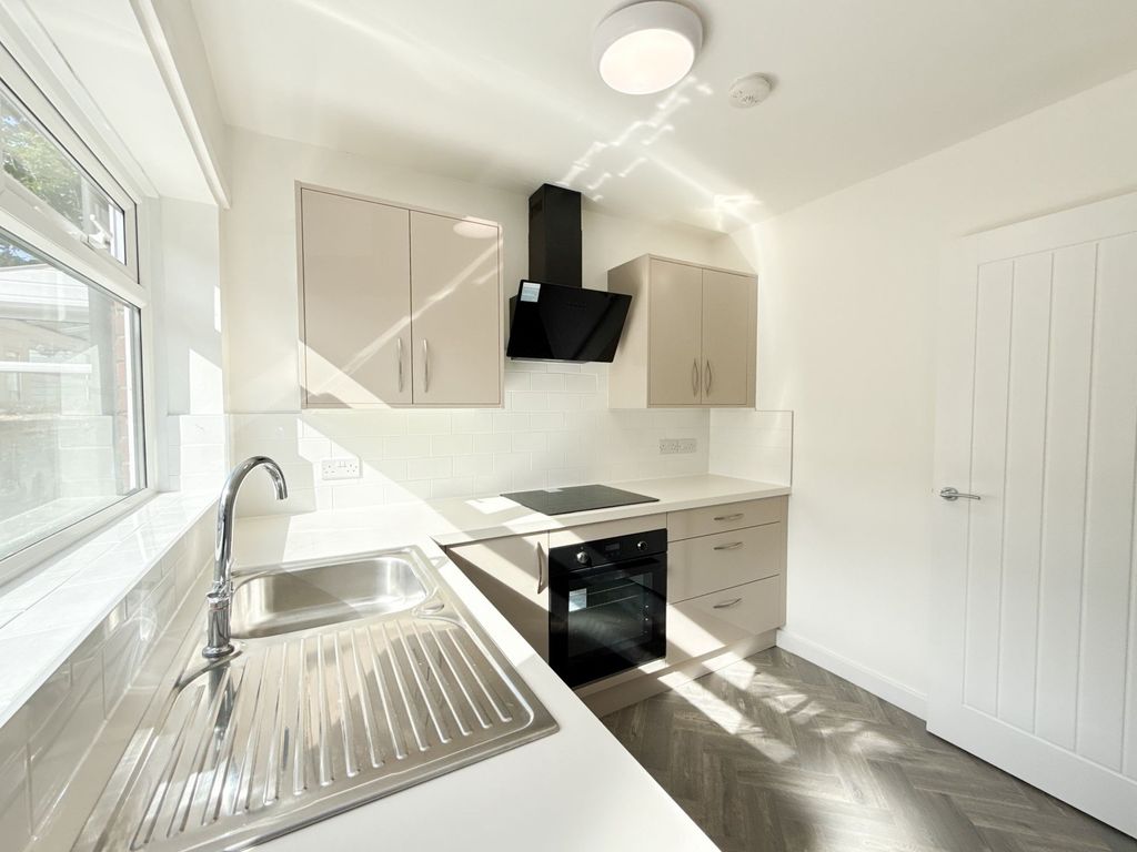 Property photo 2 of 13 Kitchen